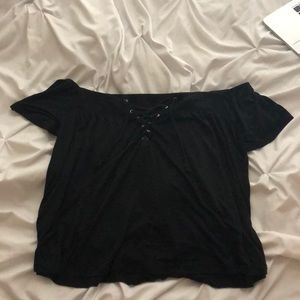 Off the shoulder Yee